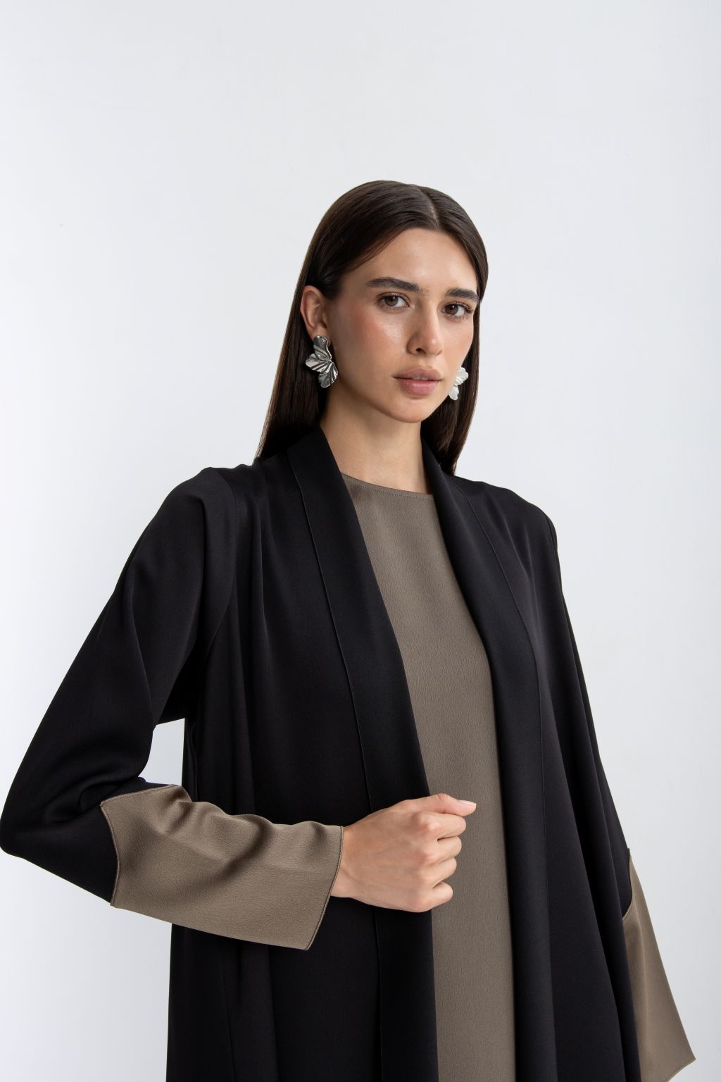 Elegant black designer abaya high quality featuring a modern cut and sophisticated details for a stylish look