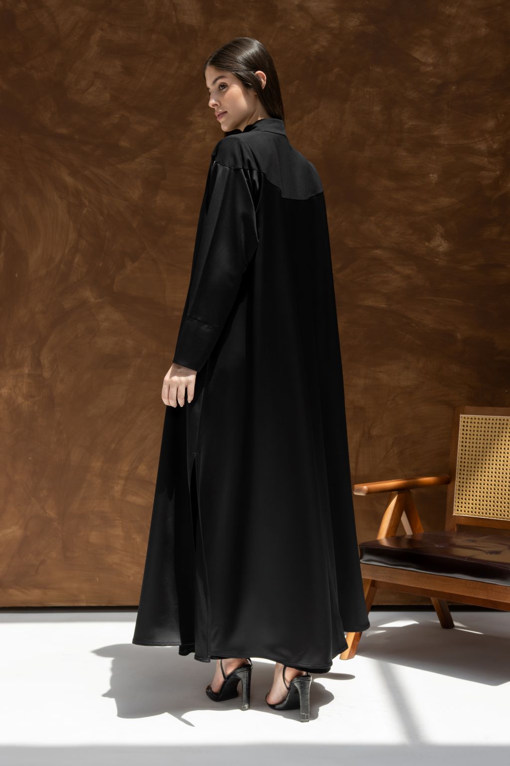 Elegant black abaya from Selected Lines, perfect as elegant formal wear for women
