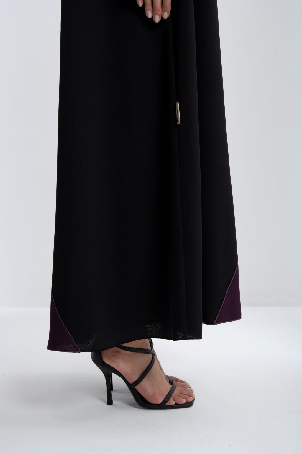 Elegant Selected Lines high quality abaya for special occasions with refined detailing and stylish hem