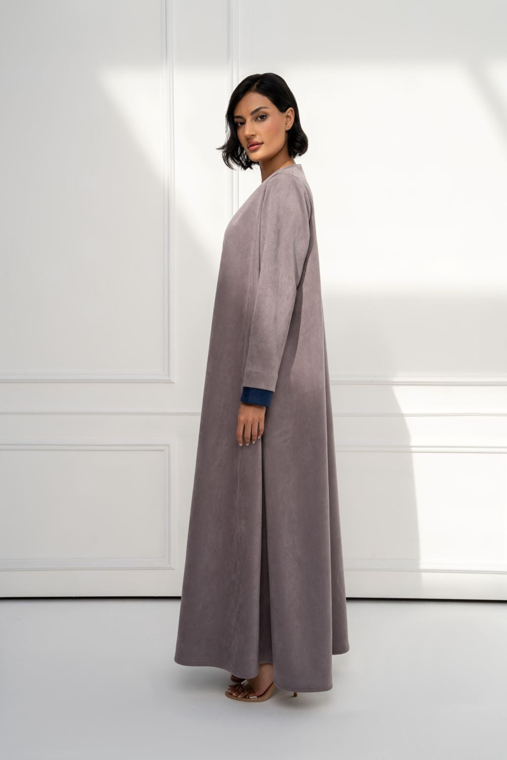 Selected Lines high quality fashion statement abaya in elegant gray with long sleeves and a sleek design