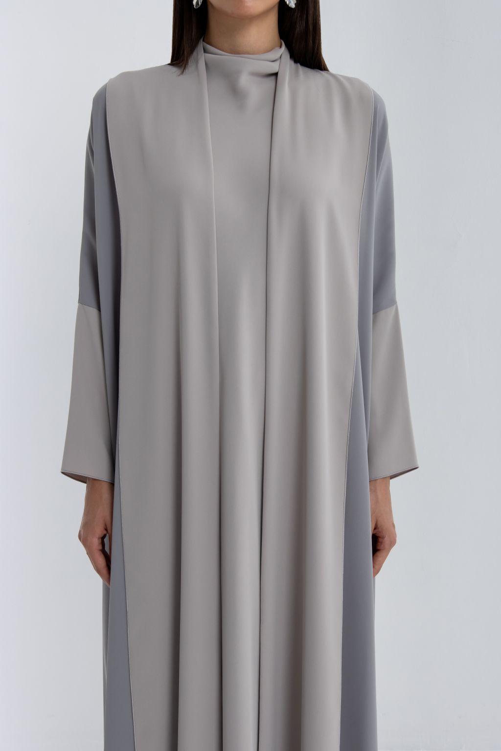 Elegant high quality formal abaya in grey with long sleeves and a flowing design