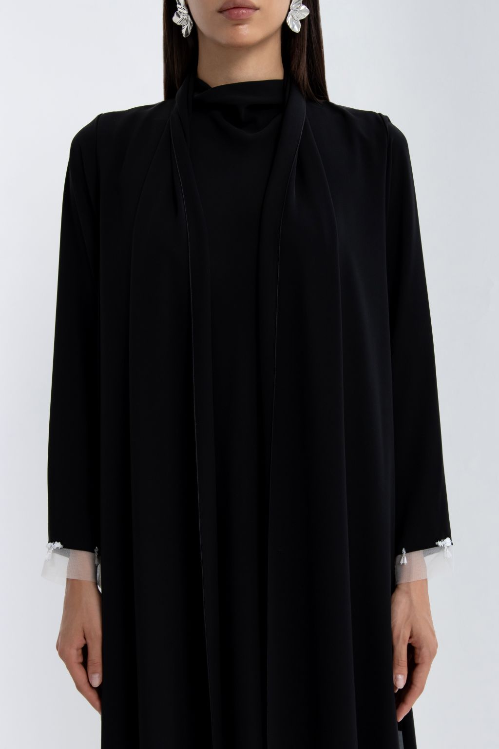 Elegant luxury black abaya for women with stylish sleeves and a flowing silhouette