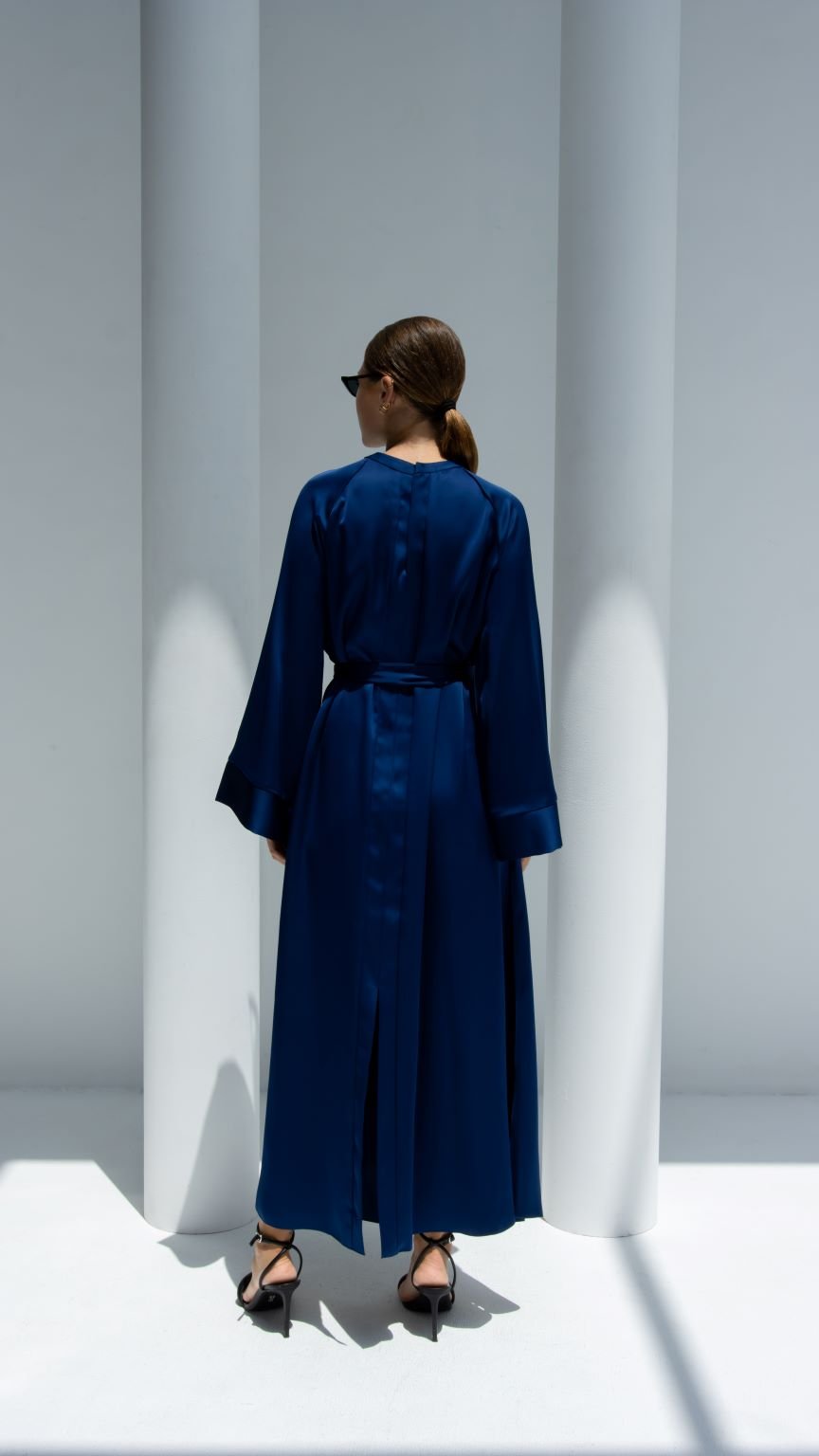 Elegant navy blue luxury silk belt dress with long sleeves and a stylish back split