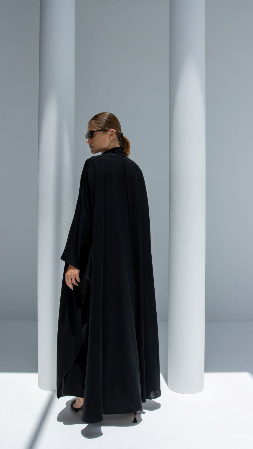 Stylish Black Mermaid Stitch Abaya with Flowing Design for Elegant Women's Wear