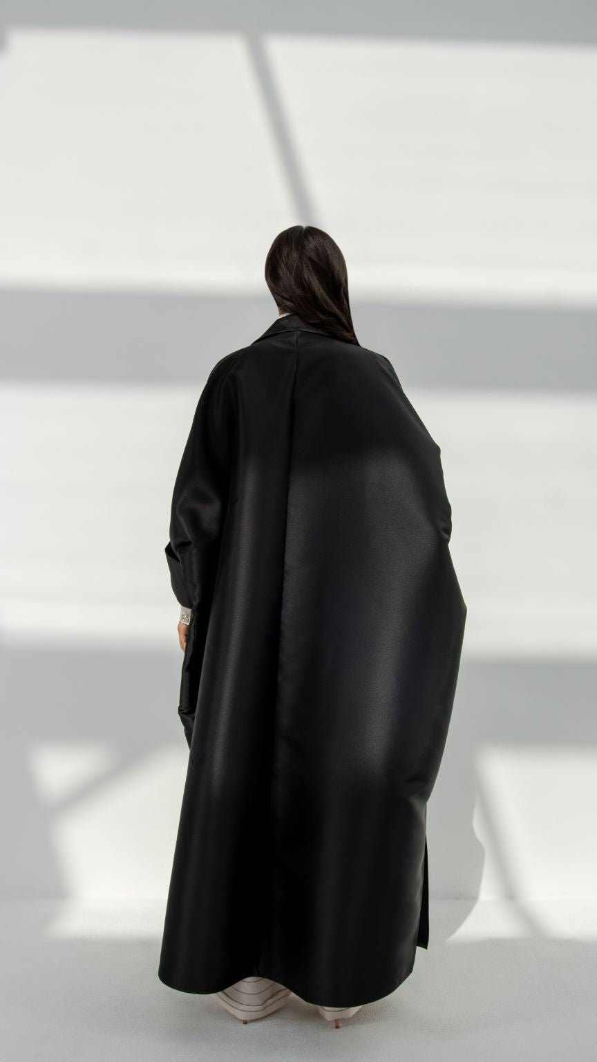 Back view of Short Sleeve Abaya showcasing the elegant fit and taffeta material | Selected Lines