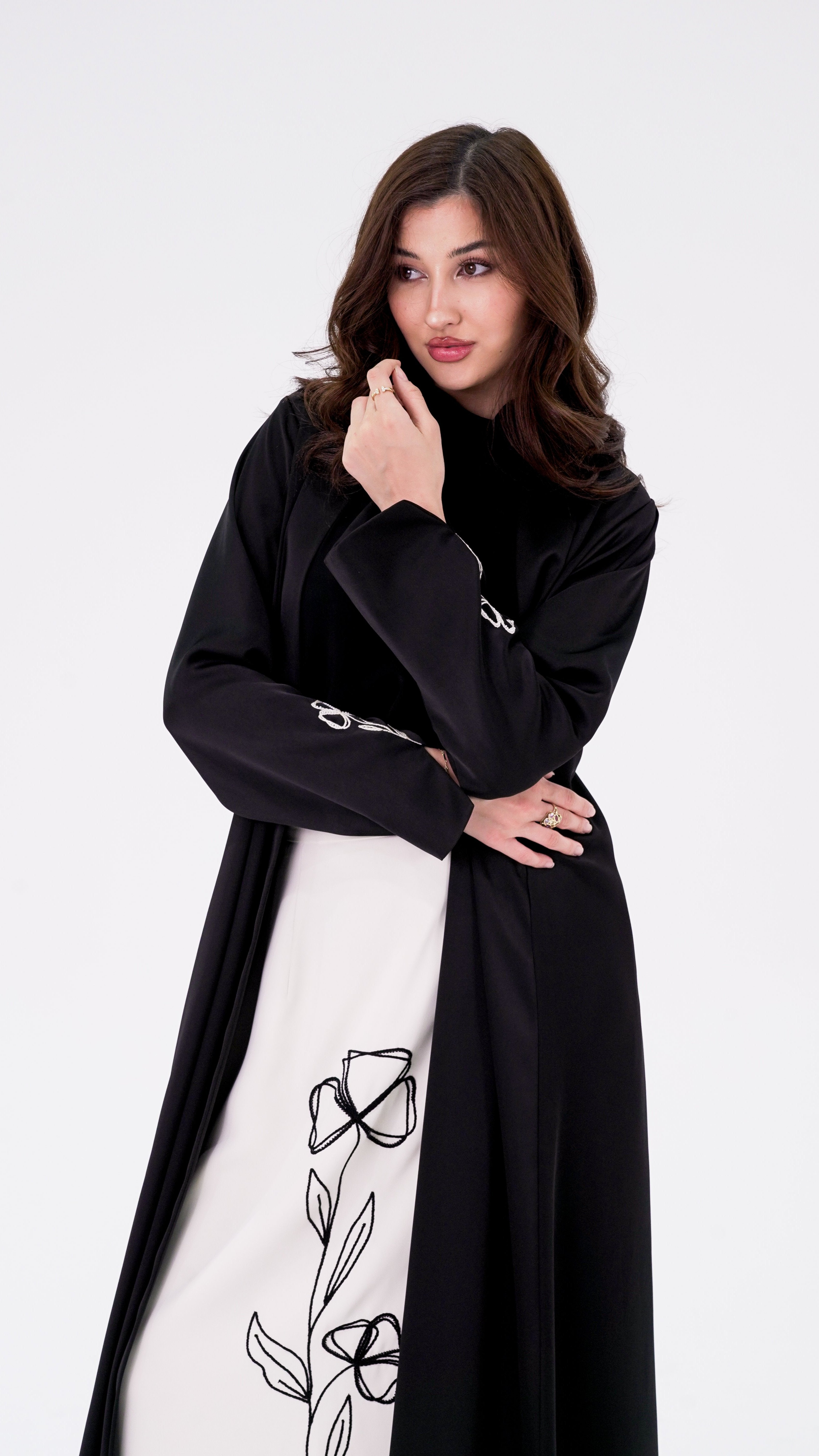 skirt-abaya-side-view-selected-lines