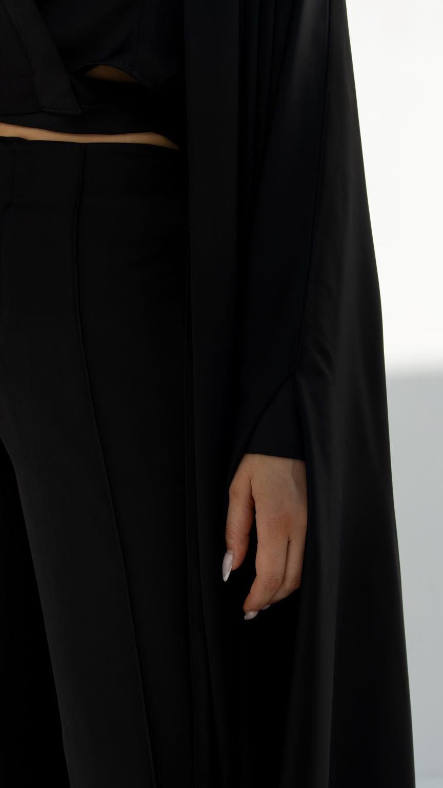 Complete set of Crop Abaya including abaya, cropped top, and trousers in black silk | Selected Lines