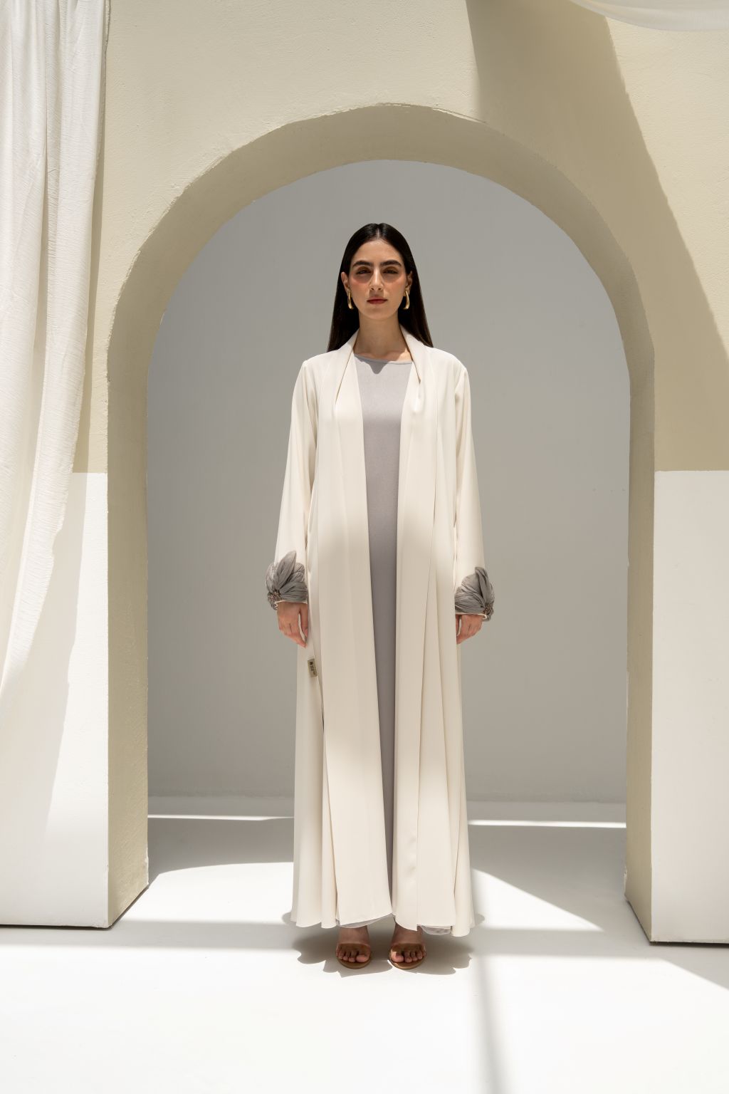 Aria Ivory Abaya