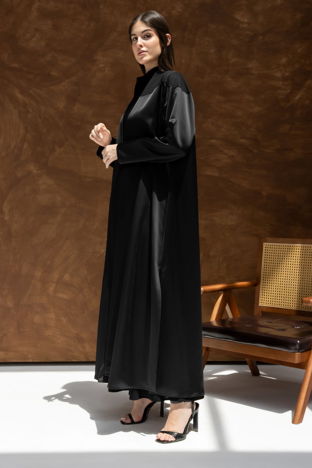Elegant black abaya from Selected Lines, perfect as elegant formal wear for women.